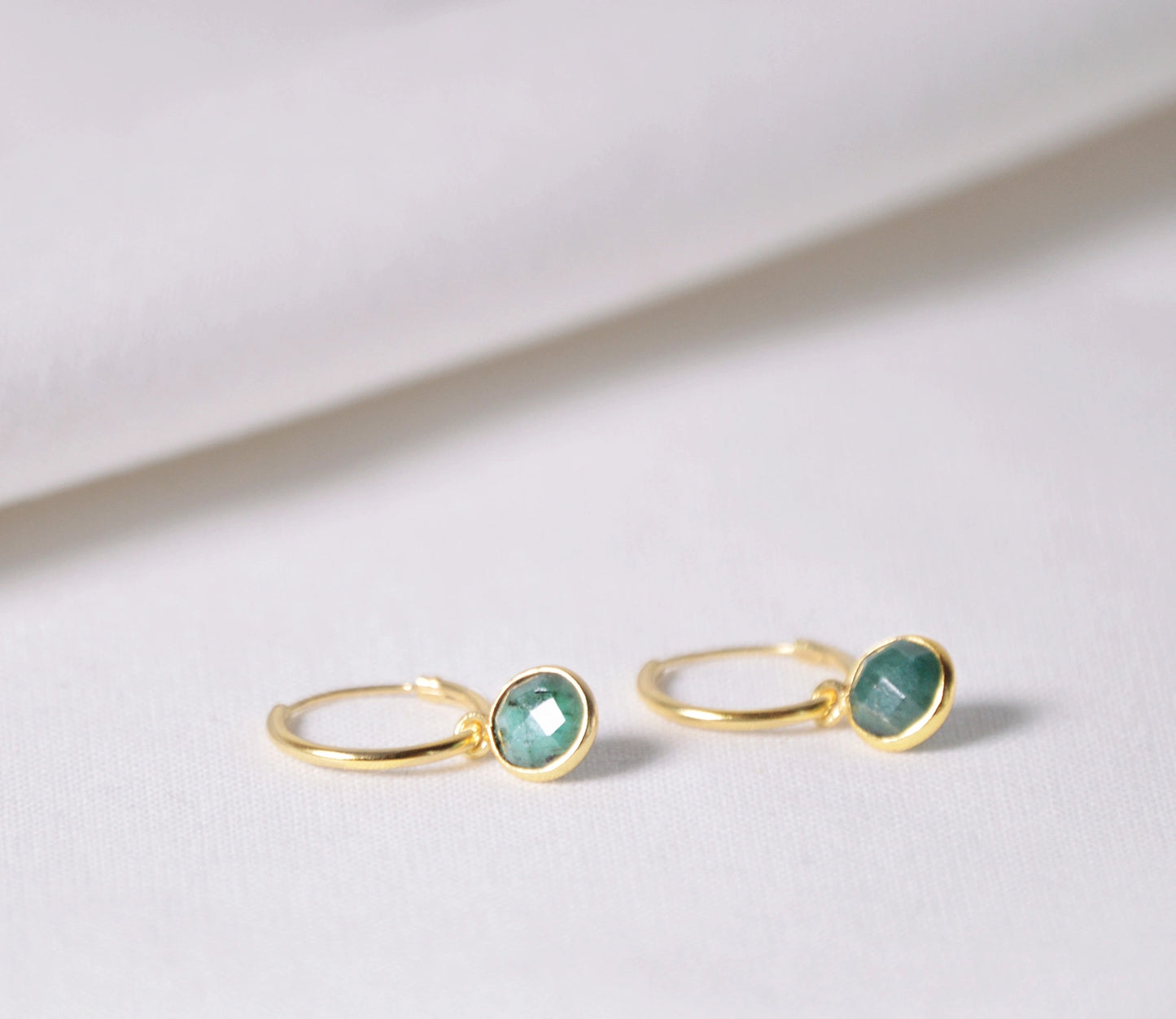 Grüne Creolen Smaragdstein – Geburtsstein Mai