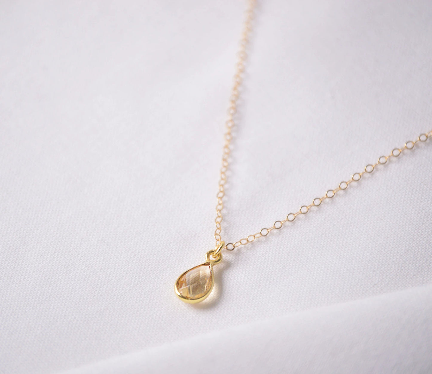 Goldkette mit Citrin-Anhänger