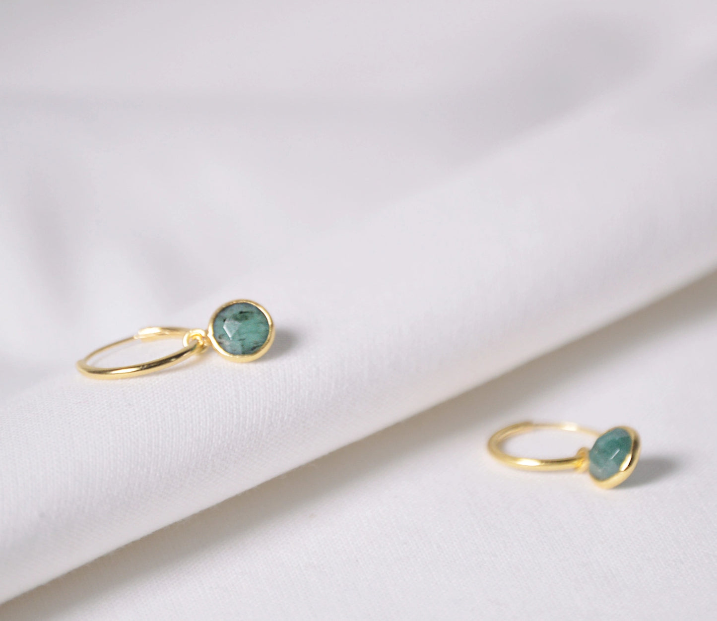 Grüne Creolen Smaragdstein – Geburtsstein Mai