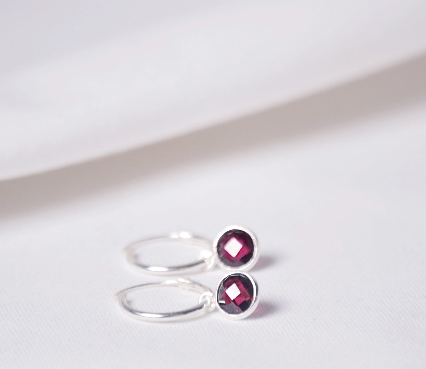 Natürliche Granat-Gold-Creolen | Minimalistischer Schmuck