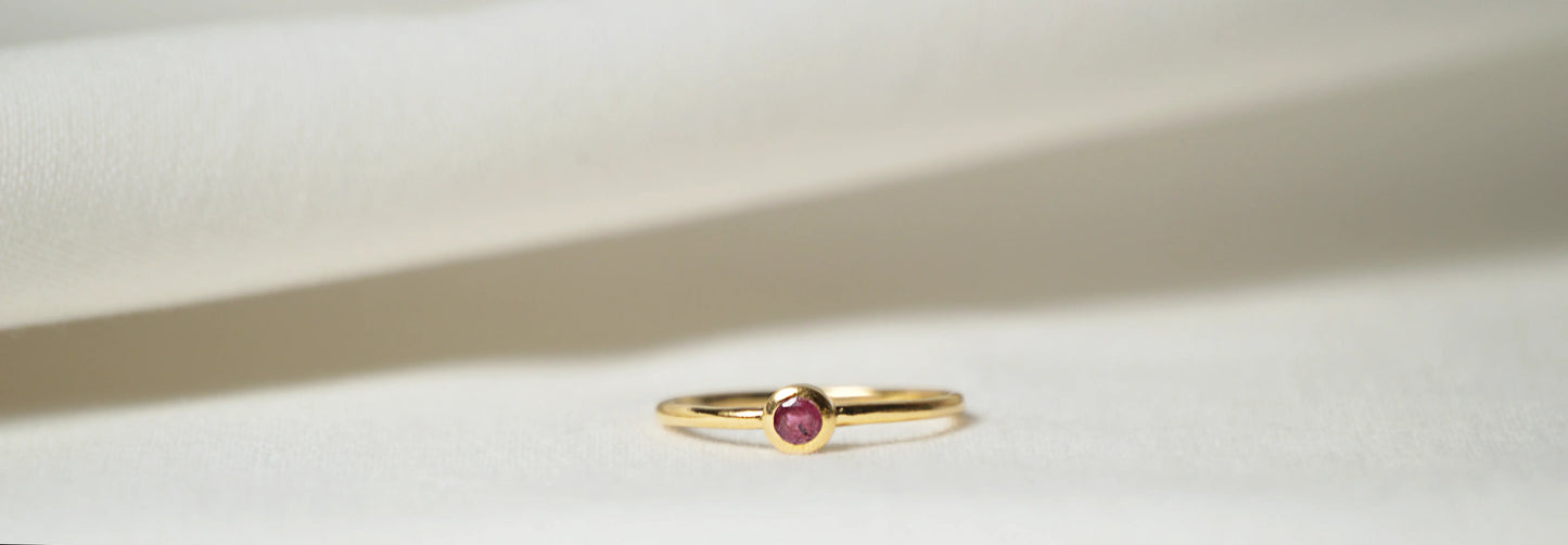 Simple Gold Ring with Gemstone